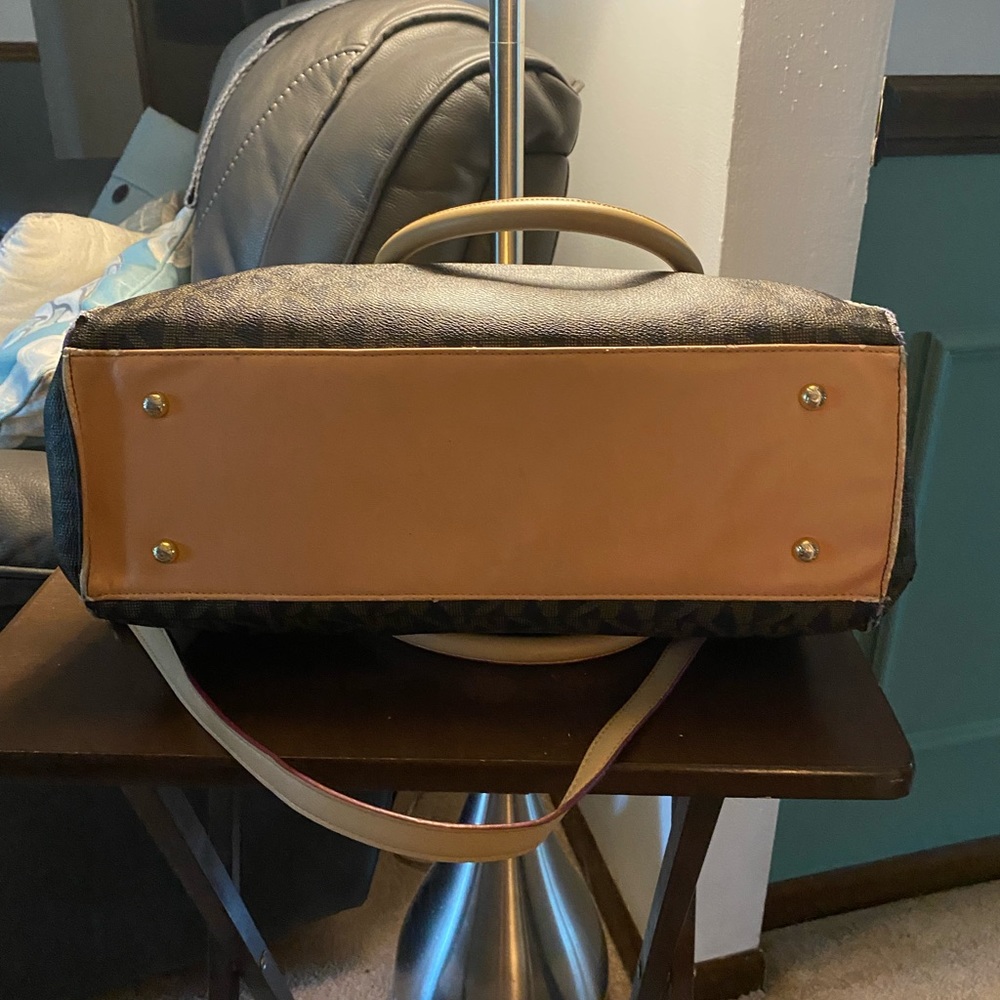 Michael Kors Hamilton Satchel, Large. Brown/Tan with logo and lock. Nice Bag - Picture 11 of 14